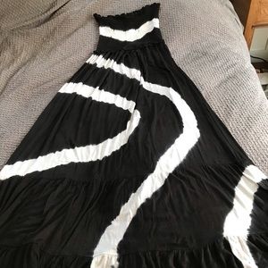 Black and white tie dye, cover up in excellent condition